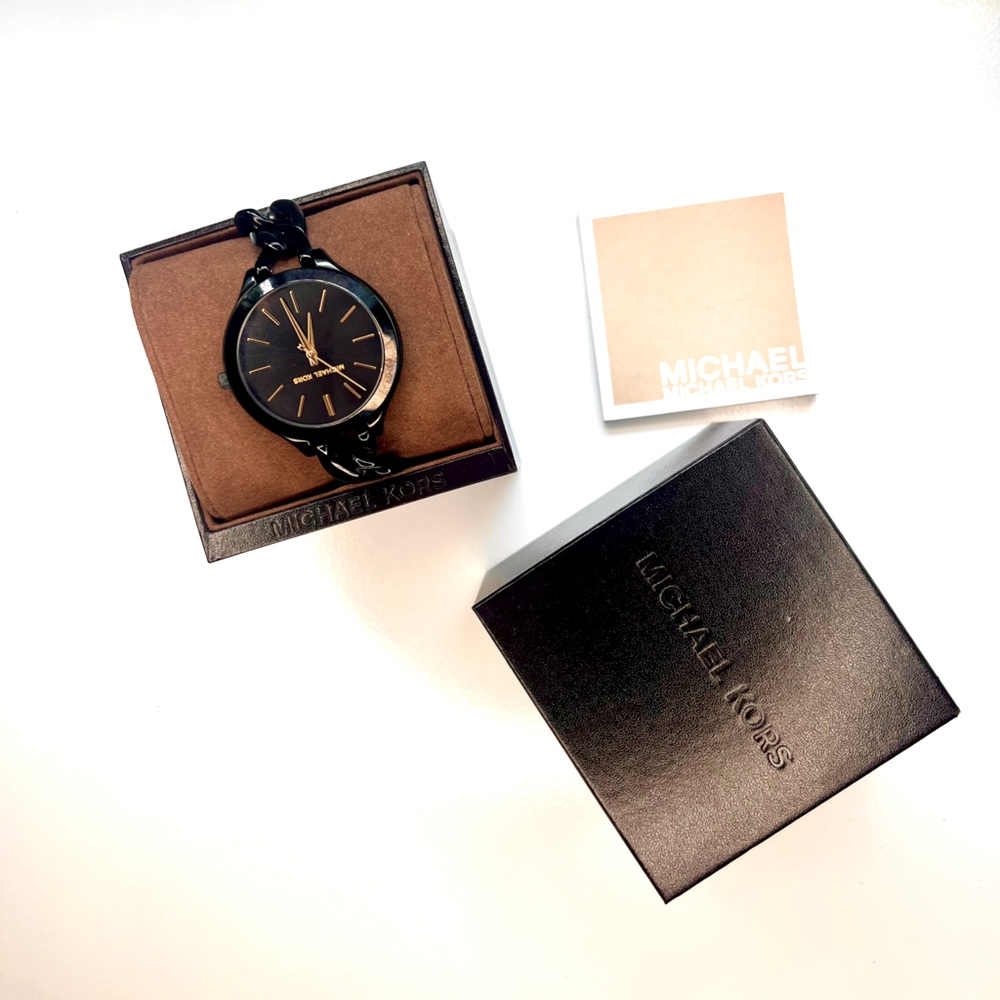 MICHKEL KORS Watch - Picture 6 of 10